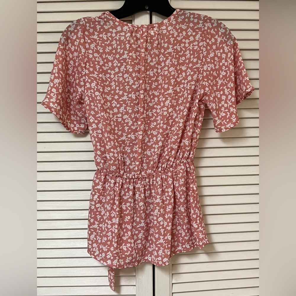 Sienna Sky Women's Floral Pink Blouse, Size XS - NWT - Picture 2 of 8
